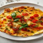Frittata de Tomate y Albahaca receta keto baja en carbohidratos